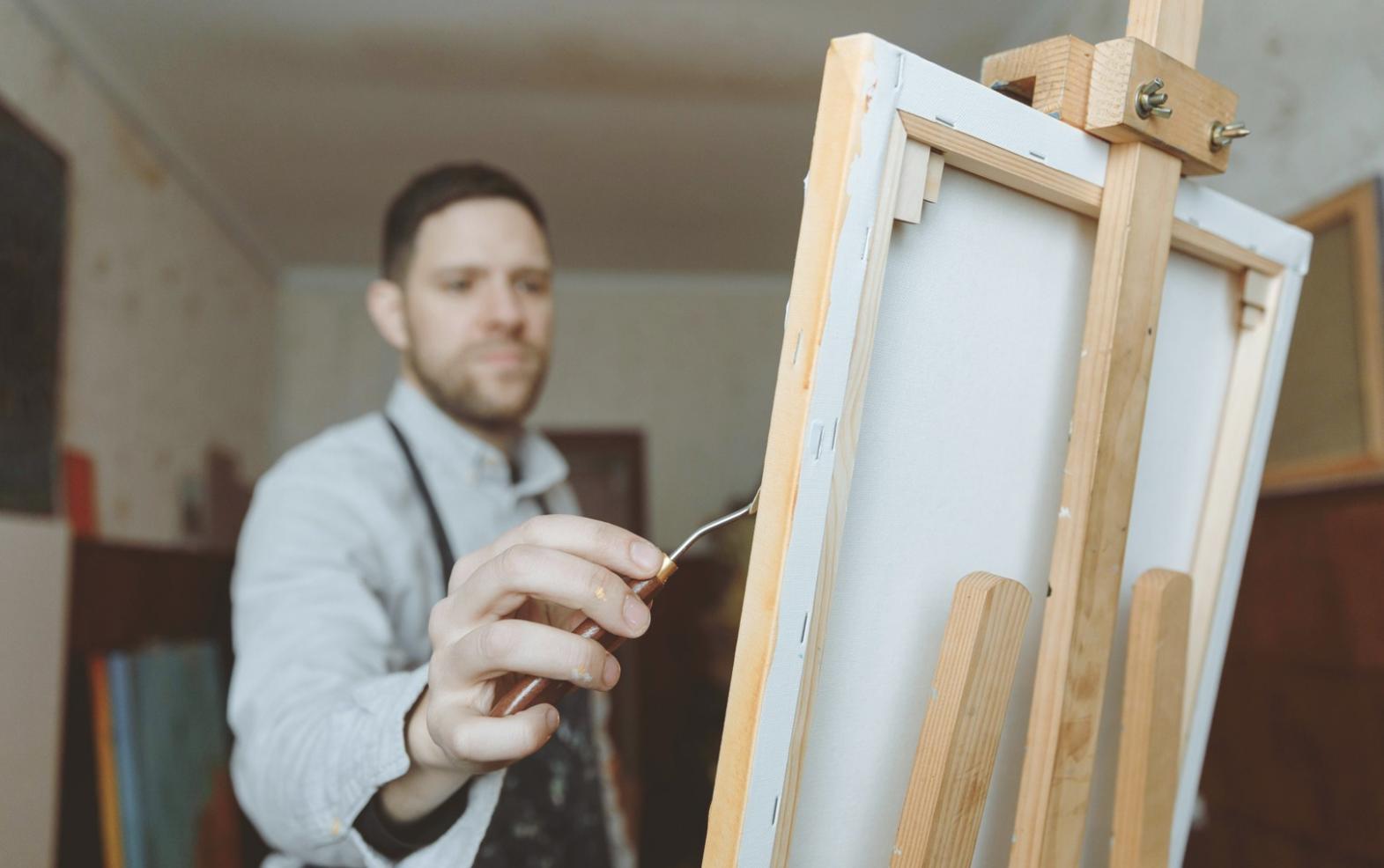 Détails d'une illustration aquarelle en cours de séchage